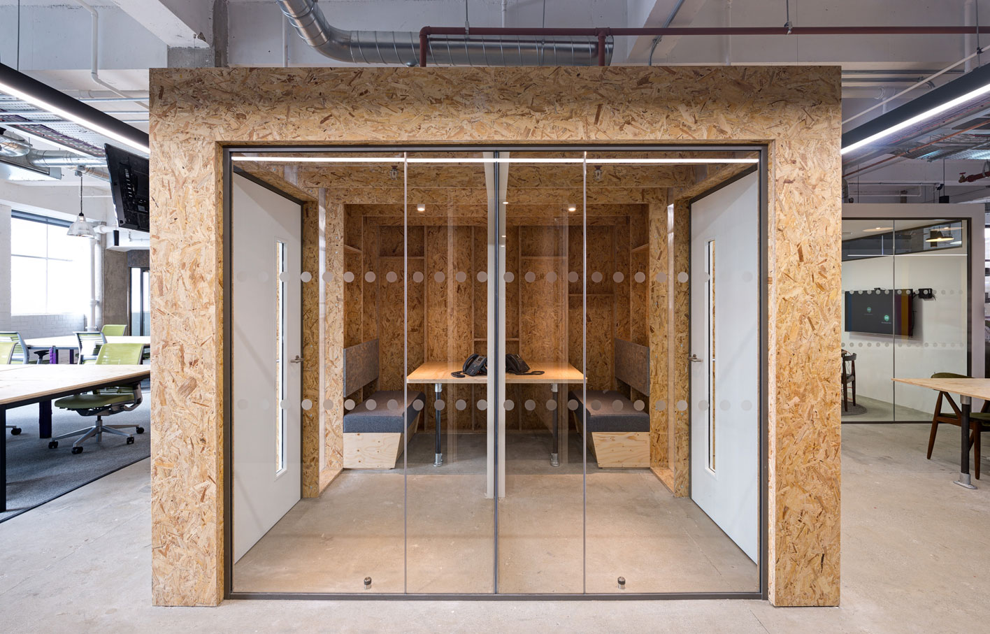 Aldworth James & Bond | CloudFlare London Offices - meeting room
