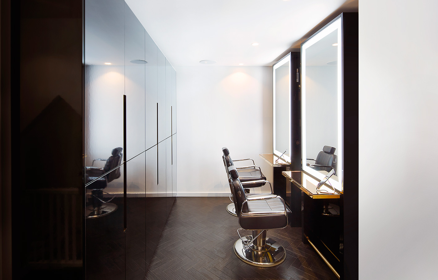 Aldworth James & Bond | SHOW Dry Wimbledon luxury salon VIP area